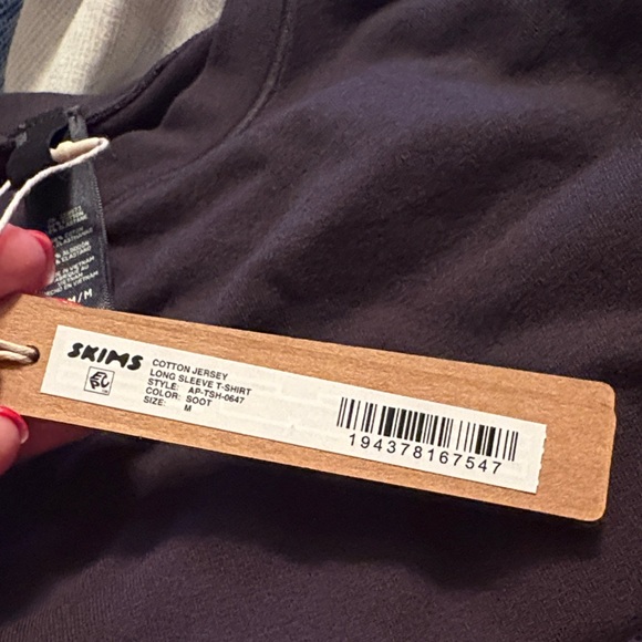 SKIMS Long Sleeve Shirt - Picture 3 of 3